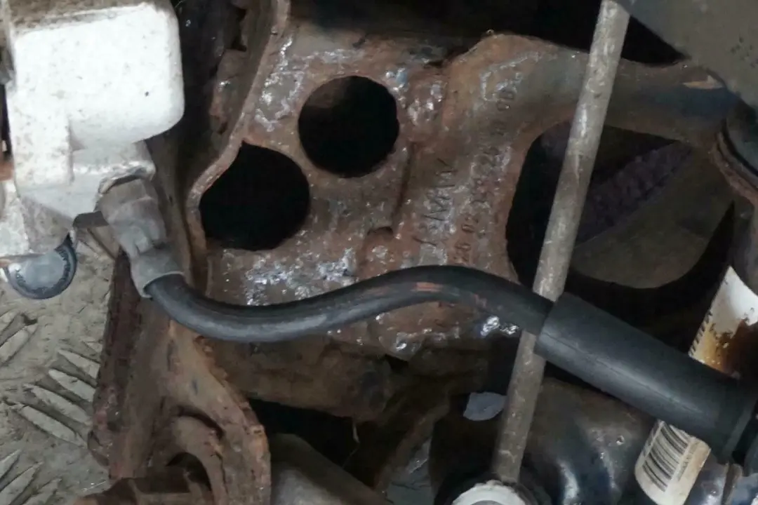 90PS Bras Longitudinal Arriere Gauche pour Mini R52 Cabriolet One W10 1.6 à propos du numéro de pièce 6781135 Mini R52 Cabriolet One W10 1.6 90PS Bras Longitudinal Arriere Gauche - SKU 6781135-3 - Numéro de pièce 6781135