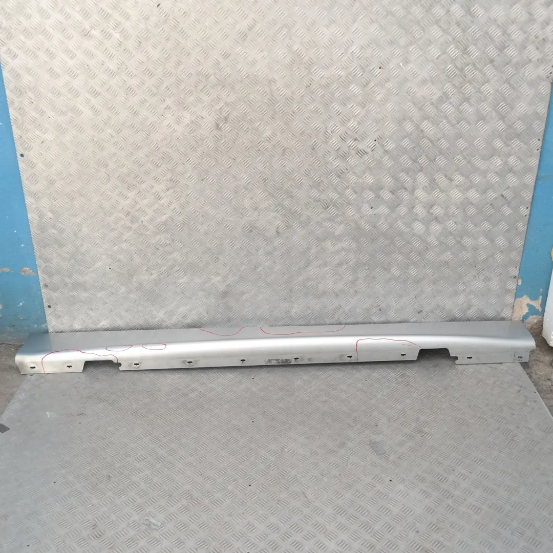 BMW 1 er 15 E87 Schwellerleiste Blende Schweller rechts Titansilber Sliber - SKU 0032948-TS15 - Teilenummer 32948