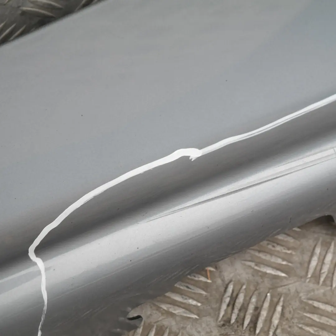 Sill Strip Faldón Lateral Izquierdo Quarzblau Blau Blue Metallic A18 para BMW E87 con número de pieza 32949 BMW E87 Sill Strip Faldón Lateral Izquierdo Quarzblau Blau Blue Metallic A18 - SKU 0032949-QB20 - Número de pieza 32949