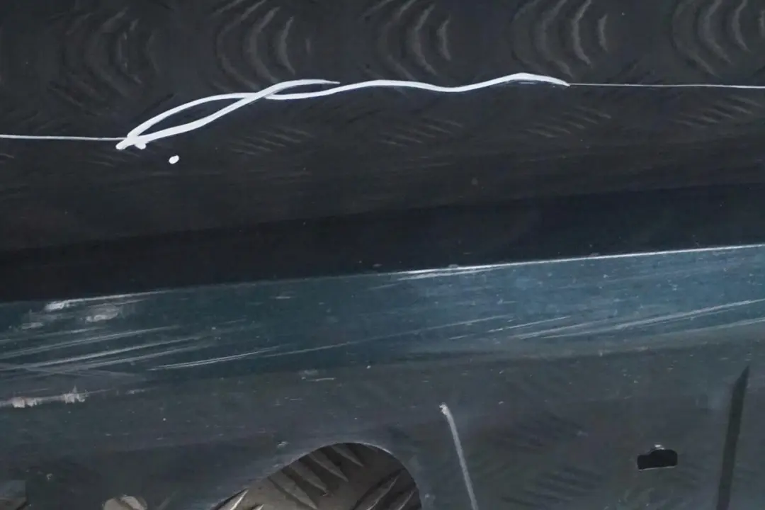 Listello Portiera Apertura Gonna Destra Tiefgruen Verde A43 per BMW E92 E93 con numero di parte 0034058 BMW E92 E93 Listello Portiera Apertura Gonna Destra Tiefgruen Verde A43 - SKU 0034058-TG - Numero di parte 0034058