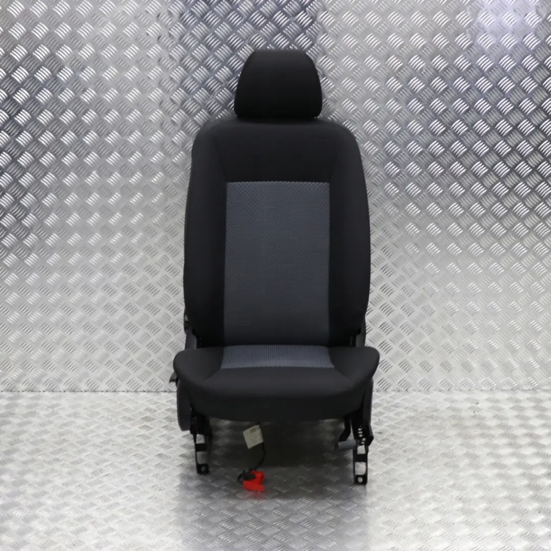  Mercedes-Benz W169 Tissu avant Droit Siege Noir / Anthracite - SKU A1699100047 - Numéro de pièce A1699100047
