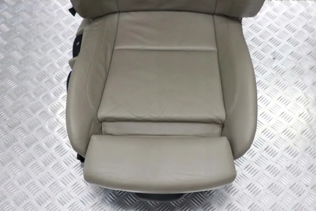 Beige Leather Front Right O/S Seat to BMW 1 Series E88 Convertible Cabrio M Sport with Part number 7257490 BMW 1 Series E88 Convertible Cabrio M Sport Beige Leather Front Right O/S Seat - SKU 7257490 - Part number 7257490
