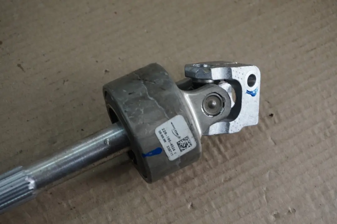 Przegub kolumny kierowniczej dolny BMW E60 E61 E63 do o numerze 6780894 Przegub kolumny kierowniczej dolny BMW E60 E61 E63 - SKU rhd-6780894 - Numer Części 6780894