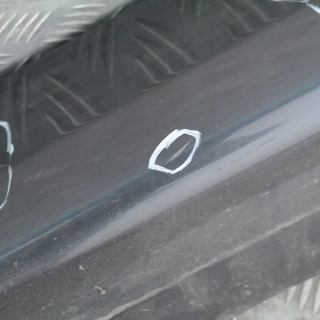 Gonna laterale Sill Strip sinistra Sparkling Graphite Metallic per BMW E90 E91 con numero di parte 32951 BMW E90 E91 Gonna laterale Sill Strip sinistra Sparkling Graphite Metallic - SKU 0032951-SG21 - Numero di parte 32951