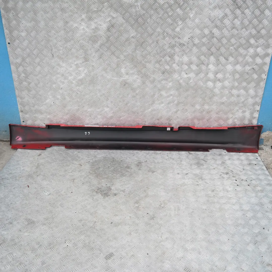 listwa nakładka próg prawy Japanrot 438 do BMW 1 E87 o numerze 32948 BMW 1 E87 listwa nakładka próg prawy Japanrot 438 - SKU 0032948-JR5 - Numer Części 32948