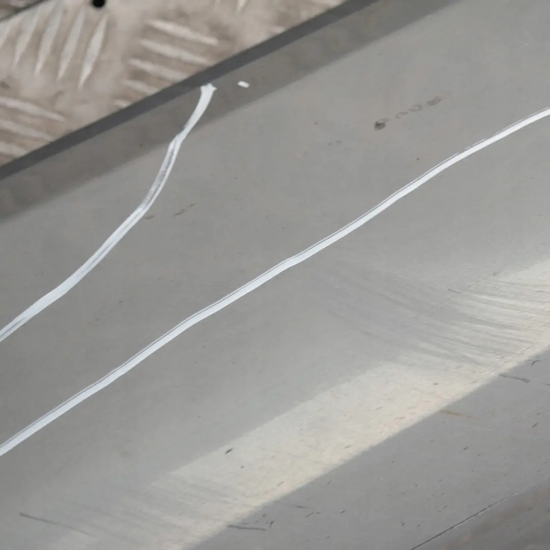 Schwellerleiste Blende Schweller rechts Arktis Metallic - A34 für BMW 3 er E92 E93 mit Teilenummer 34058 BMW 3 er E92 E93 Schwellerleiste Blende Schweller rechts Arktis Metallic - A34 - SKU 0034058-AM - Teilenummer 34058