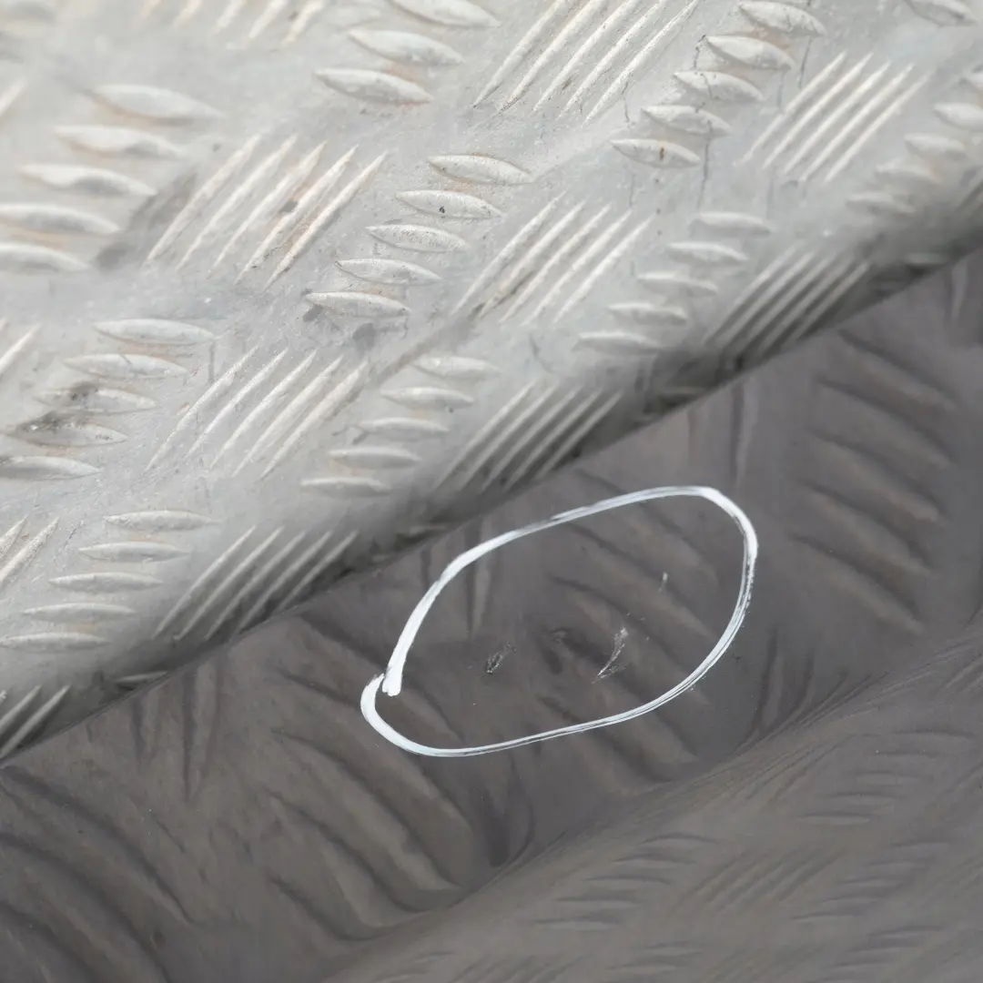 Listello Portiera Apertura Gonna SX Frizzante Grafite Metallici per BMW E90 E91 con numero di parte 32951 BMW E90 E91 Listello Portiera Apertura Gonna SX Frizzante Grafite Metallici - SKU 0032951-SG16 - Numero di parte 32951