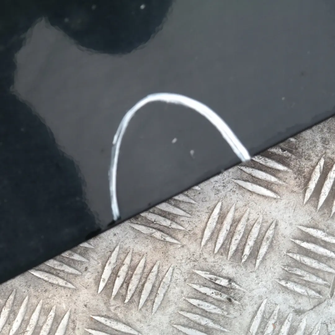 Cote Conducteur Porte Arriere Gauche Noir 2 pour BMW E90 LCI à propos du numéro de pièce 41007203647 BMW E90 LCI Cote Conducteur Porte Arriere Gauche Noir 2 - SKU 7203647-SCH3 - Numéro de pièce 41007203647