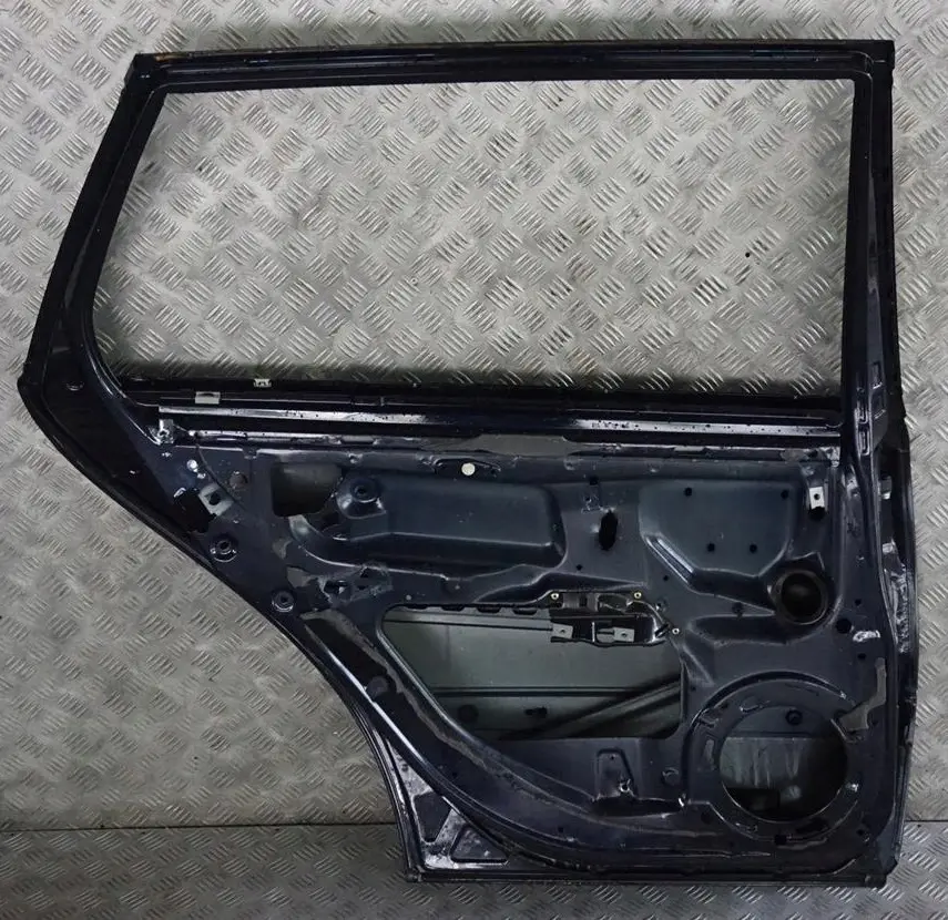 Mercedes W211 S211 Estate Puerta Trasera Izquierda Azul Tanzanita - 359 - SKU 7300305-TB - Número de pieza 8801318