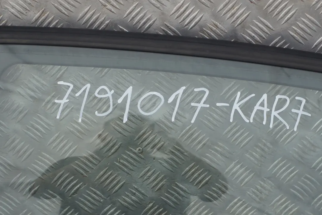 BMW 1 er 7 E87 E87 LCI Fahrerseite Tür hinten links Karmesinrot Rot A61 - SKU 7191017-KAR7 - Teilenummer 7191017