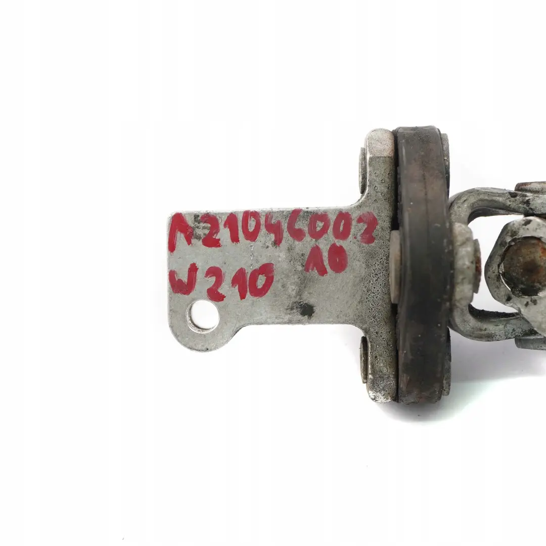 Krzyżak kolumny kierowniczej do MERCEDES W140 W210 o numerze A2104600210 MERCEDES W140 W210 Krzyżak kolumny kierowniczej - SKU A2104600210 - Numer Części A2104600210