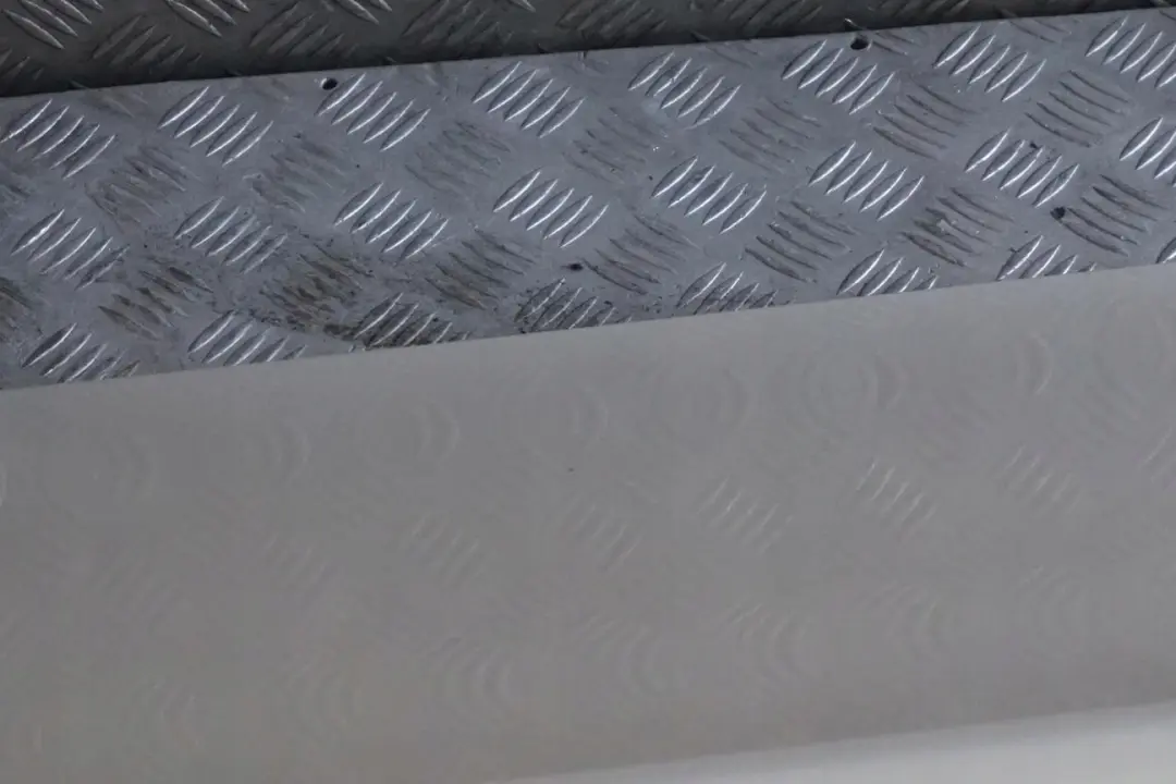 Trunk Lid Boot Tailgate Alpinweiss Alpine White - 300 to BMW 7 E65 E66 E67 with Part number 7049252 BMW 7 E65 E66 E67 Trunk Lid Boot Tailgate Alpinweiss Alpine White - 300 - SKU 7049252-AW - Part number 7049252