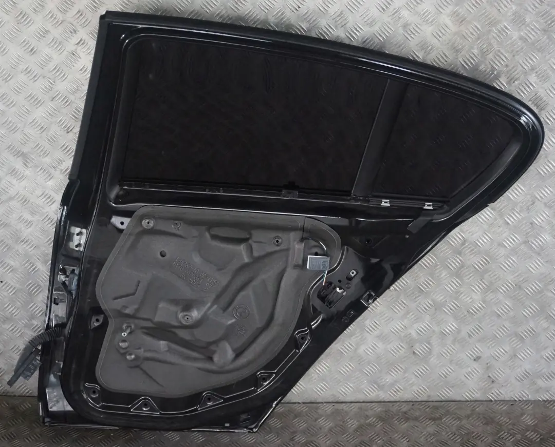 Beifahrer Tür hinten rechts Schwarz 2 für BMW 1 er 20 E87 LCI mit Teilenummer 7191018 BMW 1 er 20 E87 LCI Beifahrer Tür hinten rechts Schwarz 2 - SKU 7191018-SCH22 - Teilenummer 7191018