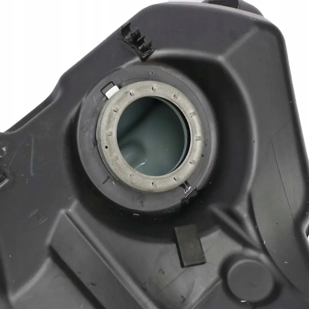 Plastic Fuel Tank Petrol N52 N52N 523i 525i 530i to BMW 5 Series E60 E60N with Part number 7200076 BMW 5 Series E60 E60N Plastic Fuel Tank Petrol N52 N52N 523i 525i 530i - SKU 7200076 - Part number 7200076