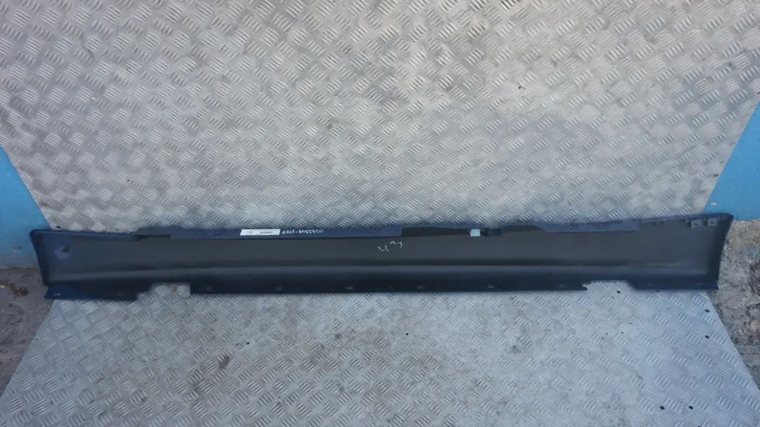 Nakładka próg prawy Sydney Blau A19 do BMW 1 E87 o numerze 32948 BMW 1 E87 Nakładka próg prawy Sydney Blau A19 - SKU 0032948-SYD7 - Numer Części 32948