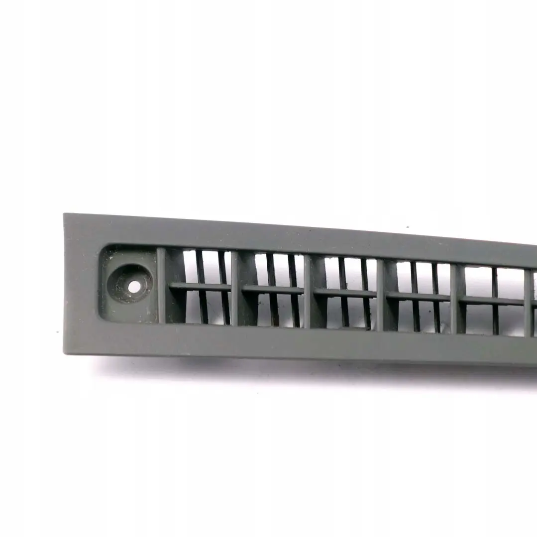 Mercedes-Benz Vaneo W414 Salpicadero Tobera superior derecha para con número de pieza A4148310160 Mercedes-Benz Vaneo W414 Salpicadero Tobera superior derecha - SKU A4148310160 - Número de pieza A4148310160