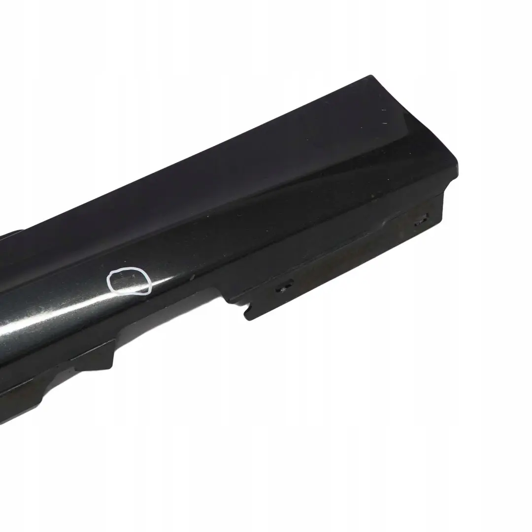 Listón de umbral Faldón lateral derecho Zafiro negro metalizado para BMW E87N LCI con número de pieza 51770036144 BMW E87N LCI Listón de umbral Faldón lateral derecho Zafiro negro metalizado - SKU 0036144-BS7 - Número de pieza 51770036144