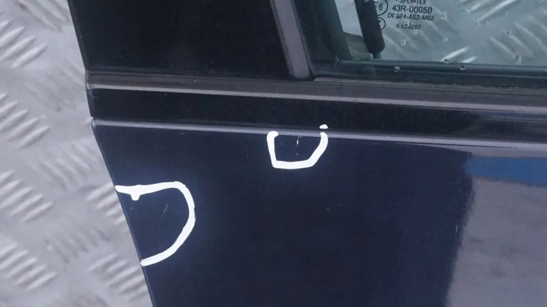 GenuineBMW E60 E61 Puerta Delantera Derecha Carbonschwarz Negro para con número de pieza 7202340 GenuineBMW E60 E61 Puerta Delantera Derecha Carbonschwarz Negro - SKU 7202340-CAR - Número de pieza 7202340