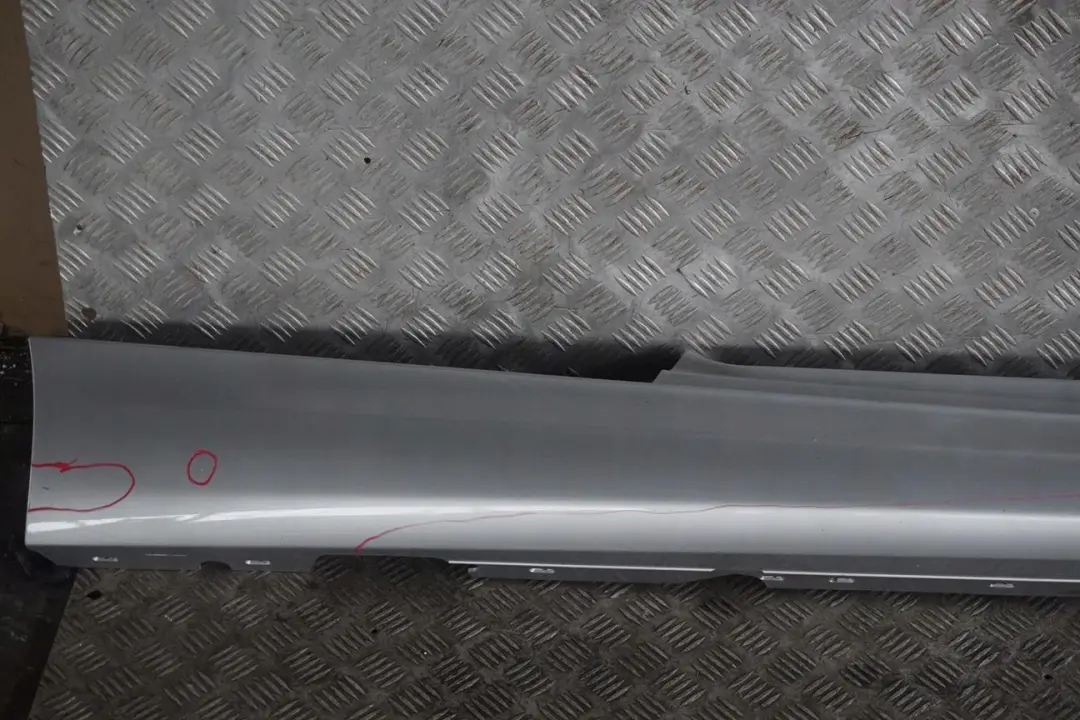 Bas de Porte Seuil Droite Argent Titane pour BMW E81 E82 E88 M Sport à propos du numéro de pièce 0034732 BMW E81 E82 E88 M Sport Bas de Porte Seuil Droite Argent Titane - SKU 0034732-TS2 - Numéro de pièce 0034732