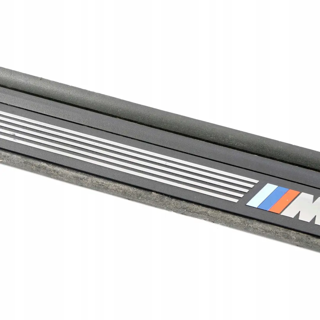 E82M Blende Einstieg vorne rechts für BMW 1 er E81 mit Teilenummer 8045292 BMW 1 er E81 E82M Blende Einstieg vorne rechts - SKU 8045292 - Teilenummer 8045292