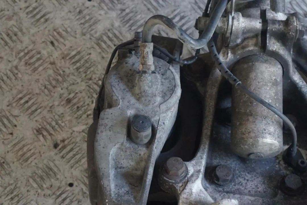 730i M54 231PS Molla Sospensioni Davanti SX Cuscinetto Perno per BMW E65 con numero di parte 6786537 BMW E65 730i M54 231PS Molla Sospensioni Davanti SX Cuscinetto Perno - SKU 6786537 - Numero di parte 6786537