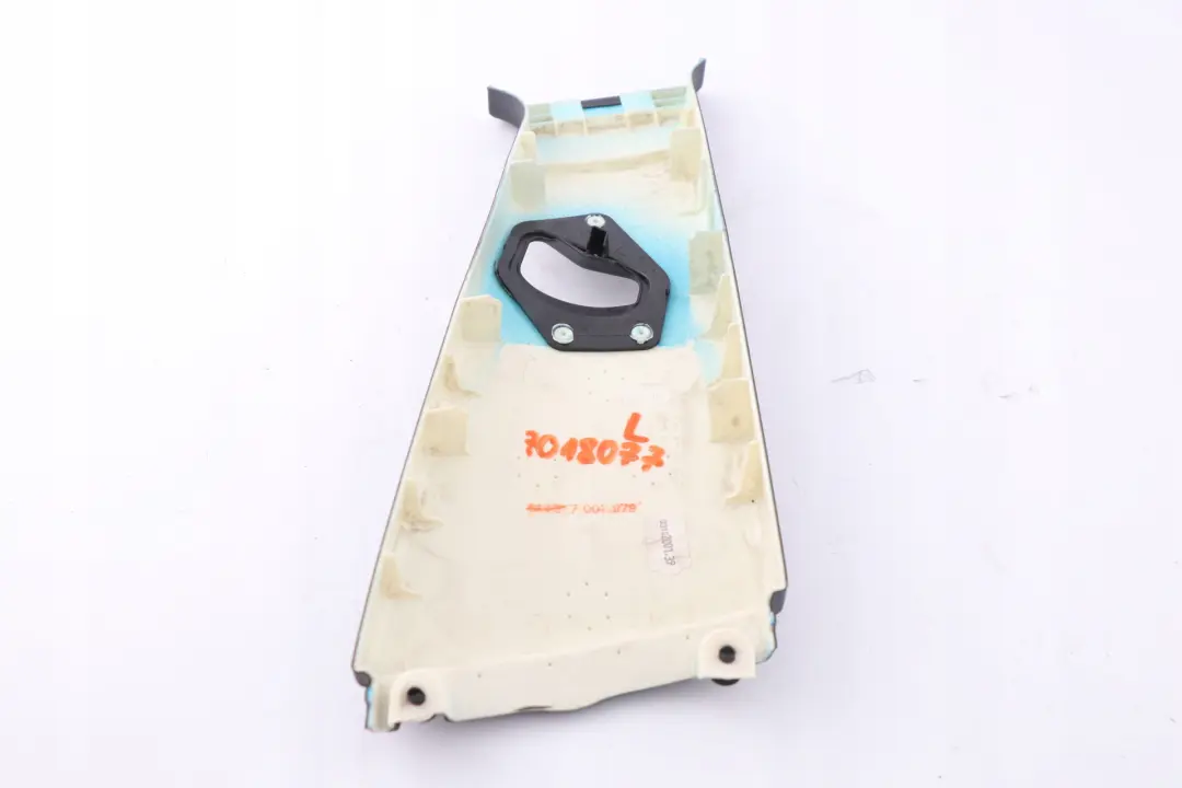 Osłona słupka lewa czarna do BMW E65 E66 o numerze 7001979 BMW E65 E66 Osłona słupka lewa czarna - SKU 7001979 - Numer Części 7001979