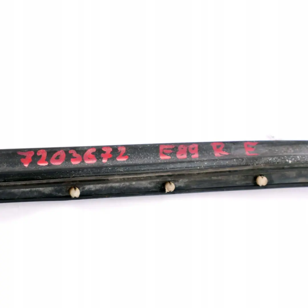 Uszczelka drzwi prawa prawy dół do BMW E89 Z4 o numerze 7203672 BMW E89 Z4 Uszczelka drzwi prawa prawy dół - SKU 7203672 - Numer Części 7203672