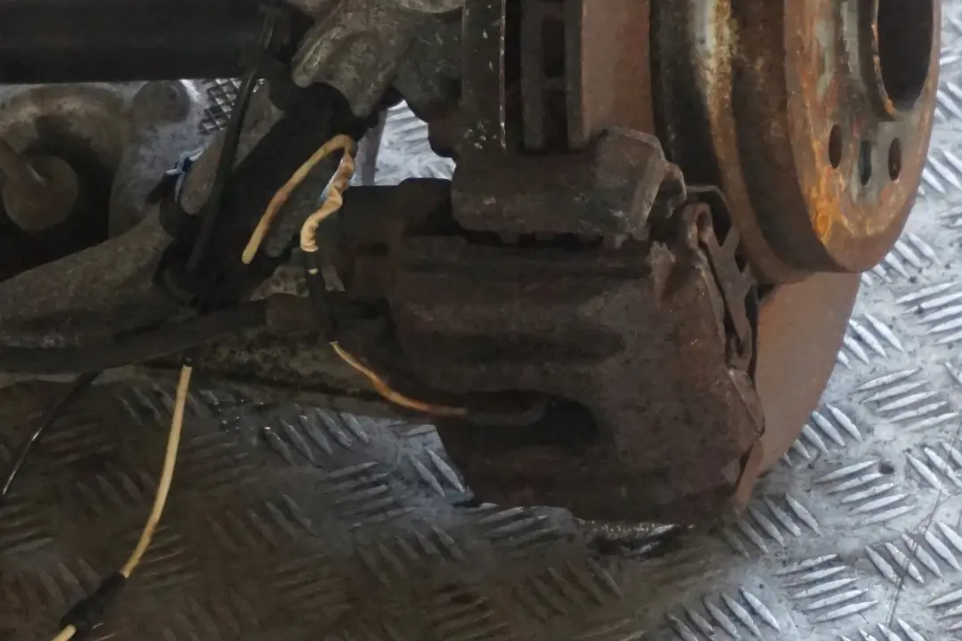 M57N2 231HP Stoßdämpfer Federbein Hinten Rechts Schwenklage für BMW 7 er E66 730Ld mit Teilenummer 6753108 BMW 7 er E66 730Ld M57N2 231HP Stoßdämpfer Federbein Hinten Rechts Schwenklage - SKU 6753108 - Teilenummer 6753108