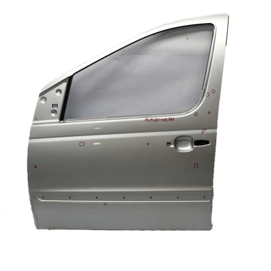 Mercedes-Benz W414 Porta Anteriore Sinistra Brillante Argento Metallico - per con numero di parte A4147200005 Mercedes-Benz W414 Porta Anteriore Sinistra Brillante Argento Metallico - - SKU A4147200005-BRS - Numero di parte A4147200005