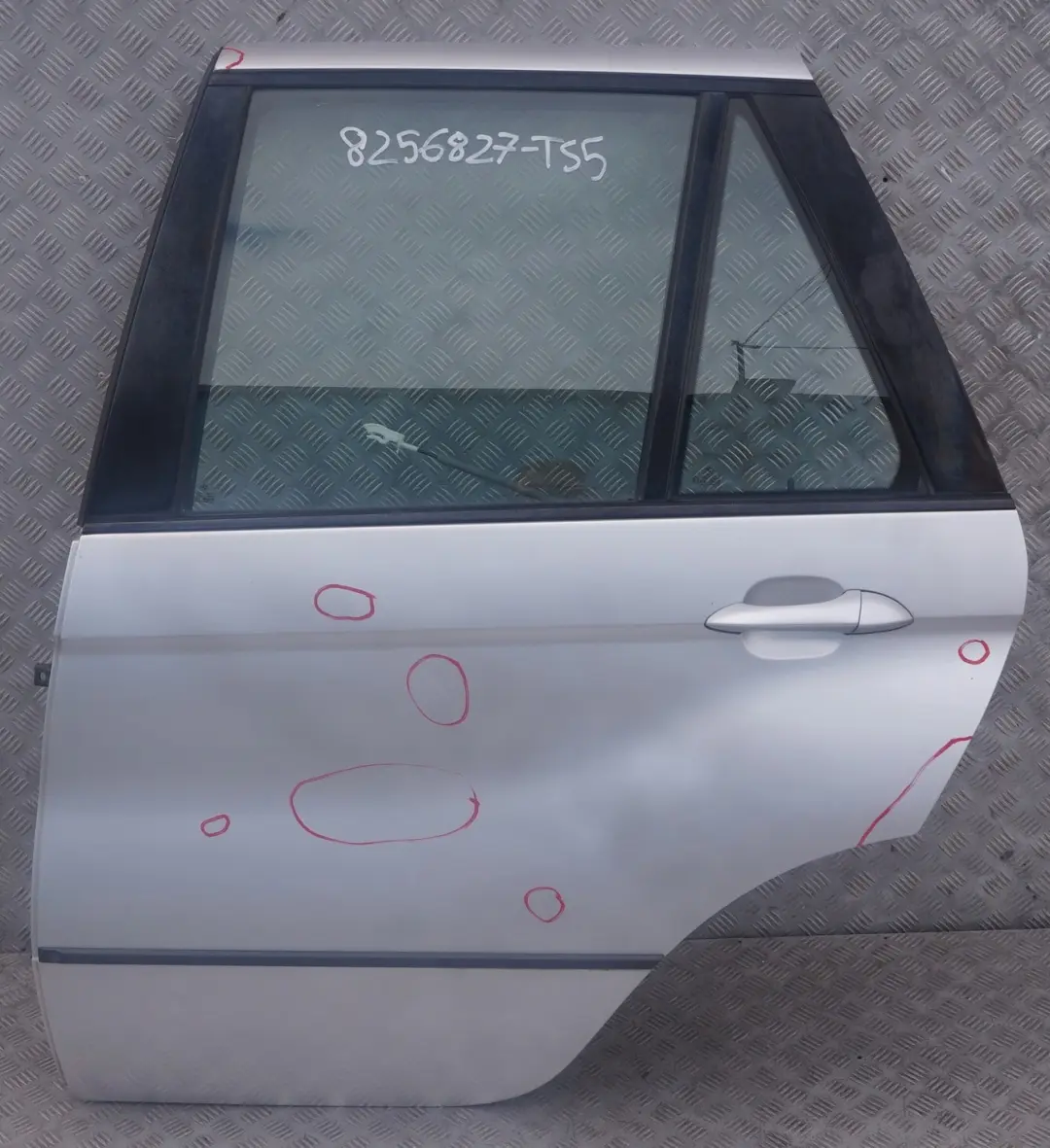 Door Rear Left N/S Titansilber Titan Silver Metallic - 354 to BMW X5 SERIES 5 E53 with Part number 8256827 BMW X5 SERIES 5 E53 Door Rear Left N/S Titansilber Titan Silver Metallic - 354 - SKU 8256827-TS5 - Part number 8256827