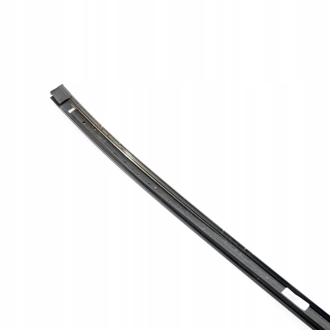 MERCEDES CLC CL203 Listwa szyby prawy przód - SKU A2036983098 - Numer Części A2036983098