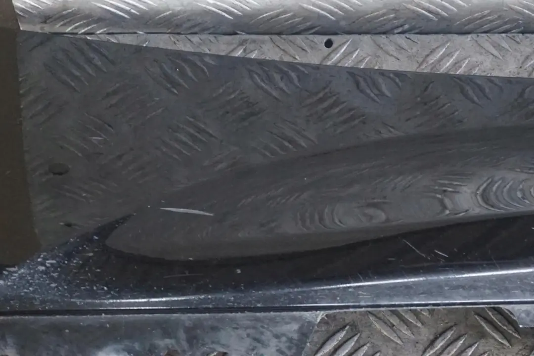 Nakładka listwa na próg prawy M-PAKIET do BMW F20 LCI o numerze 8056816 BMW F20 LCI Nakładka listwa na próg prawy M-PAKIET - SKU 8056816-BS - Numer Części 8056816