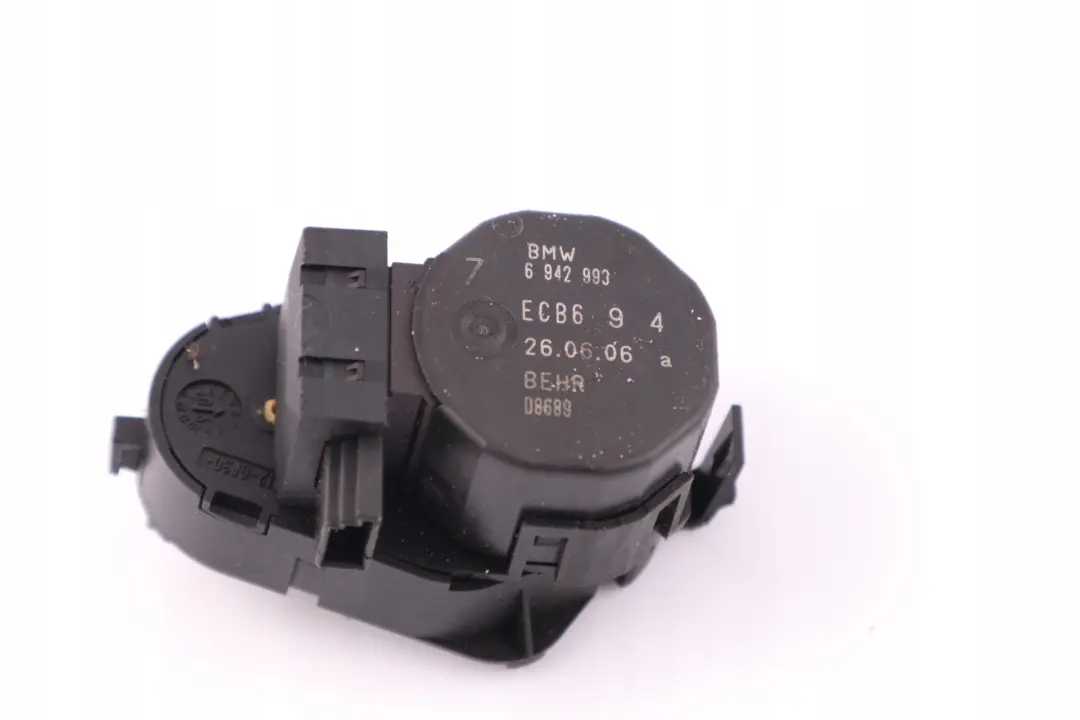 Left Footwell Flap Actuator to BMW 5 6 Series E60 E61 E63 E64 with Part number 6942993 BMW 5 6 Series E60 E61 E63 E64 Left Footwell Flap Actuator - SKU 6942993 - Part number 6942993