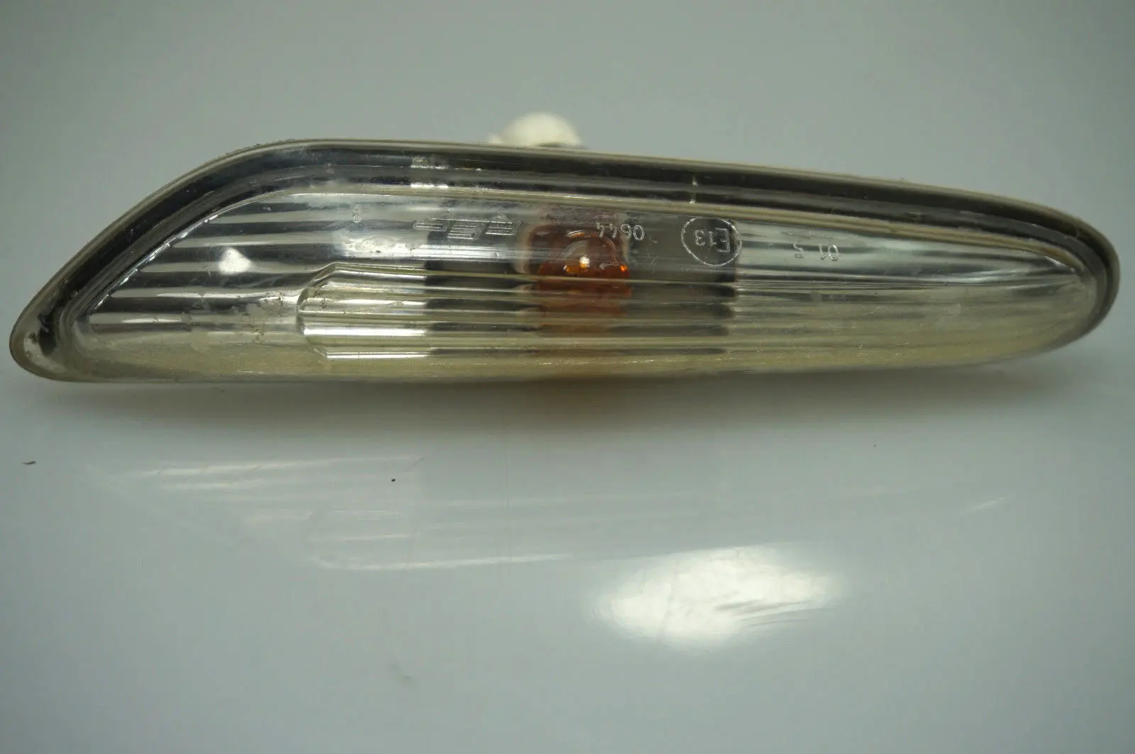 BMW E60 E61 RIGHT WHITE WING SIDE TURN SIGNAL INDICATOR O/S 6923920