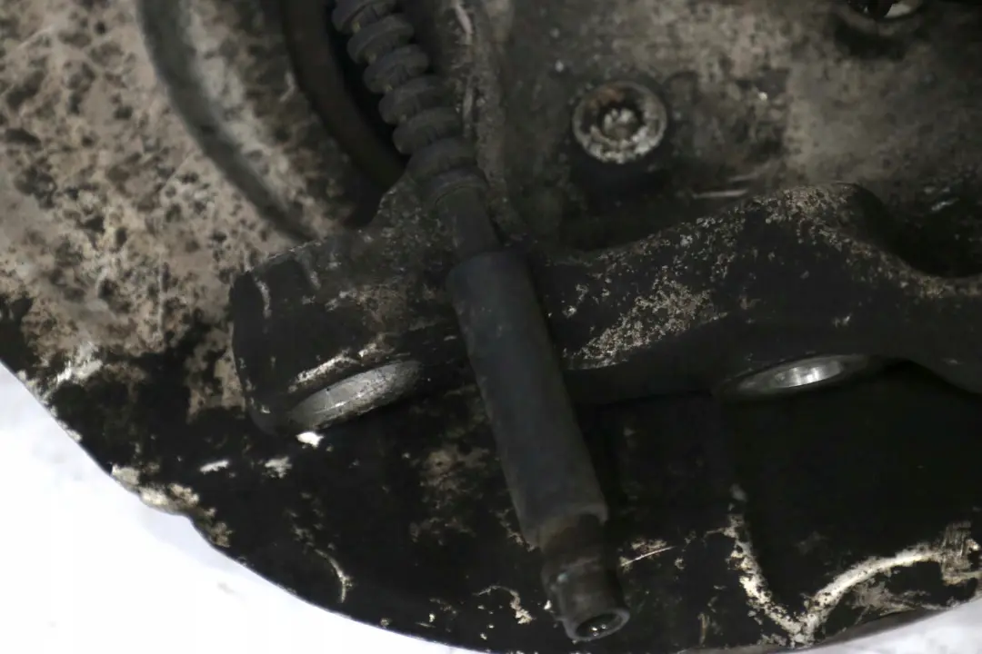 BMW 5 7 Reihe F01 F02 F07 Schwenklager Radträger Bremssattel Vorne Links - SKU 6775768 - Teilenummer 6775768