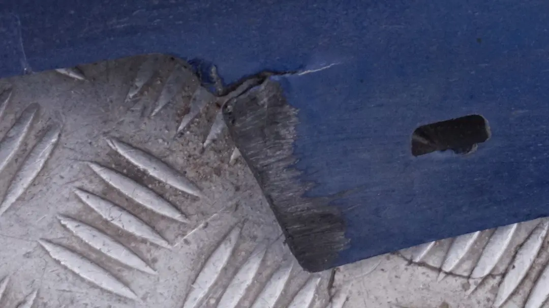 Faldón lateral izquierdo Le Mans Blau Blue para BMW 3 E90 E91 M Sport con número de pieza 0033441 BMW 3 E90 E91 M Sport Faldón lateral izquierdo Le Mans Blau Blue - SKU 0033441-LMB2 - Número de pieza 0033441