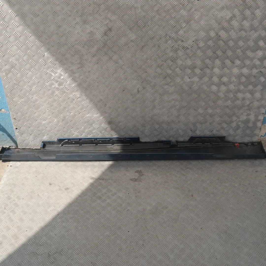 Listello Portiera Apertura Gonna Destra Blu Sydney Blu Da per BMW E87 con numero di parte 32948 BMW E87 Listello Portiera Apertura Gonna Destra Blu Sydney Blu Da - SKU 0032948-SYD11 - Numero di parte 32948