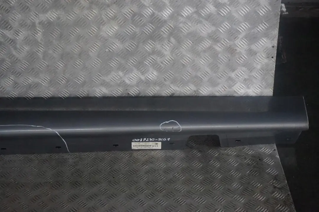 Sill Strip Faldon Lateral Derecho Spacegrau Gris para BMW E90 LCI 1 M Sport con número de pieza 0037230 BMW E90 LCI 1 M Sport Sill Strip Faldon Lateral Derecho Spacegrau Gris - SKU 0037230-SCG1 - Número de pieza 0037230