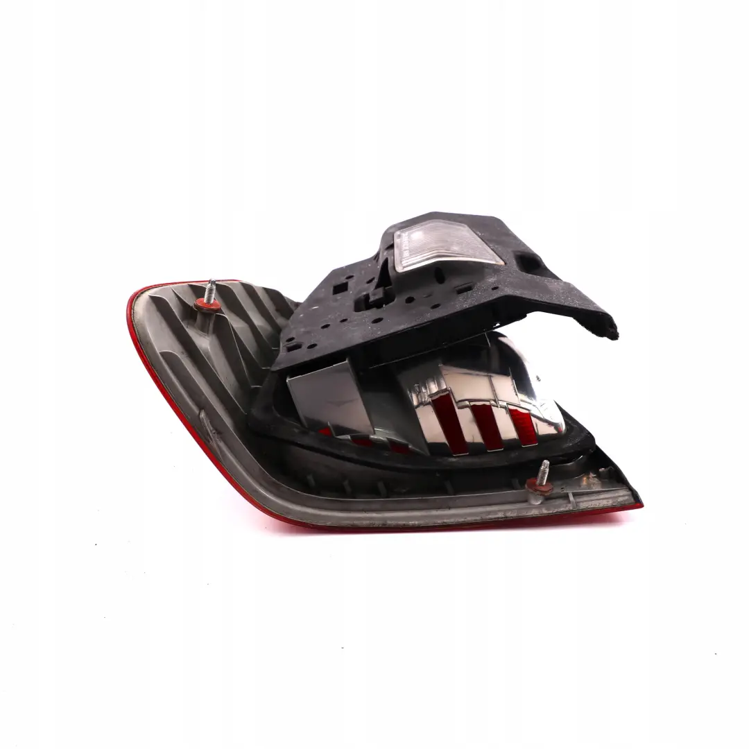 Heckleuchte Rückleuchte Seitenwand Rechts Weiss für BMW 3 er E46 Limousine mit Teilenummer 8364922 BMW 3 er E46 Limousine Heckleuchte Rückleuchte Seitenwand Rechts Weiss - SKU 8364922 - Teilenummer 8364922