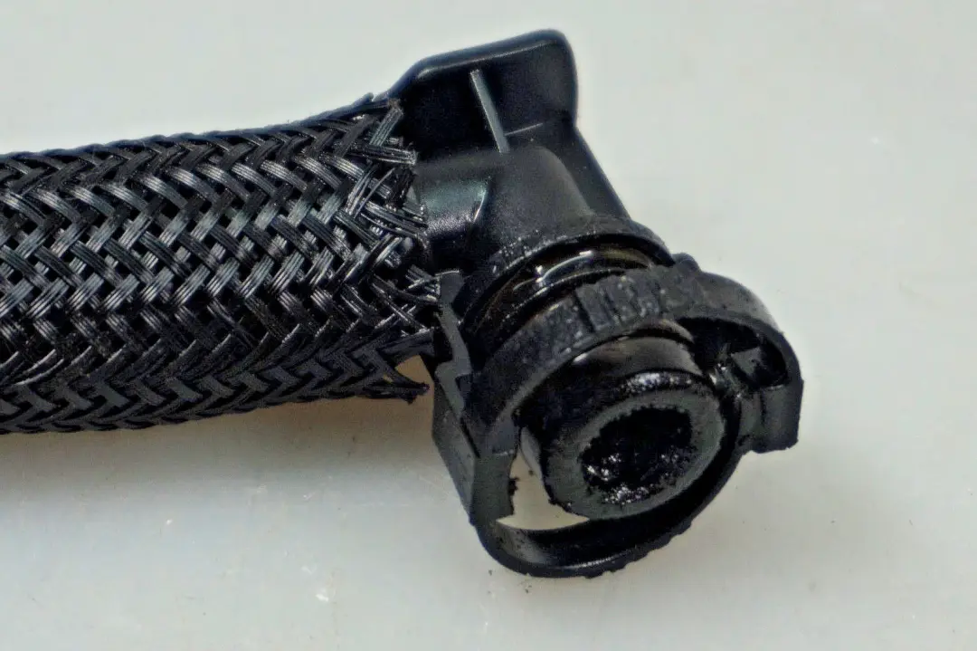BMW X5 er E53 3.0i M54 Motor Entlüftungsschlauch - SKU 7532628 - Teilenummer 7532628