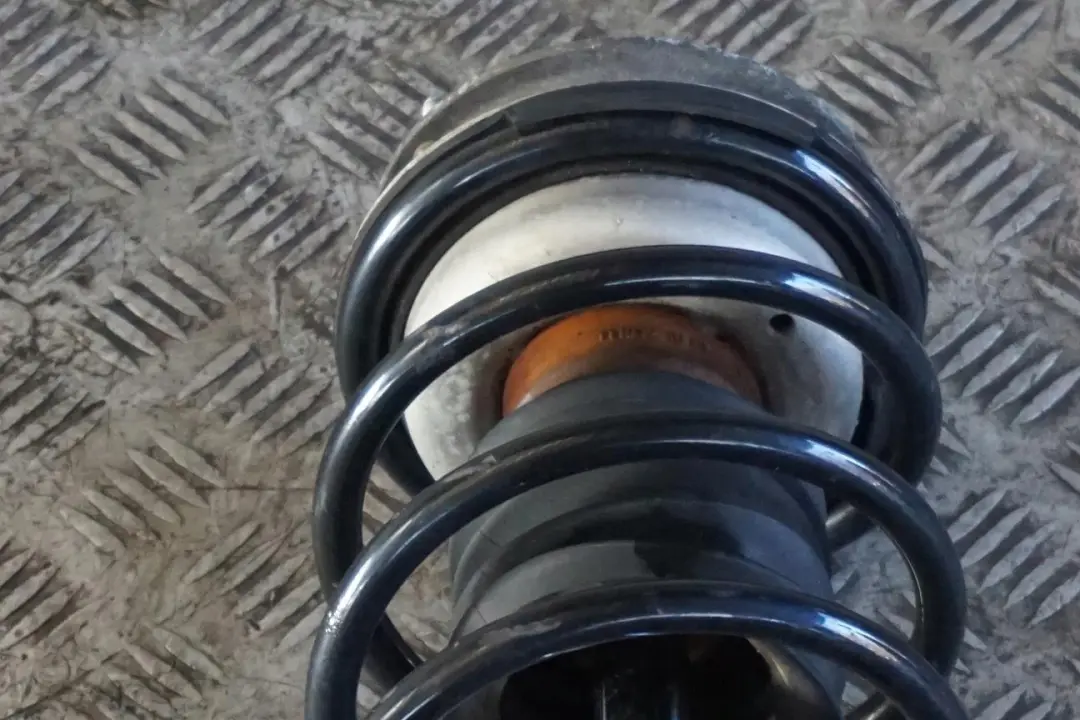 BMW E92 325i N53 Frente Izquierda Primavera Strut Pierna Suspension Hub - SKU 6785589-2 - Número de pieza 6785589