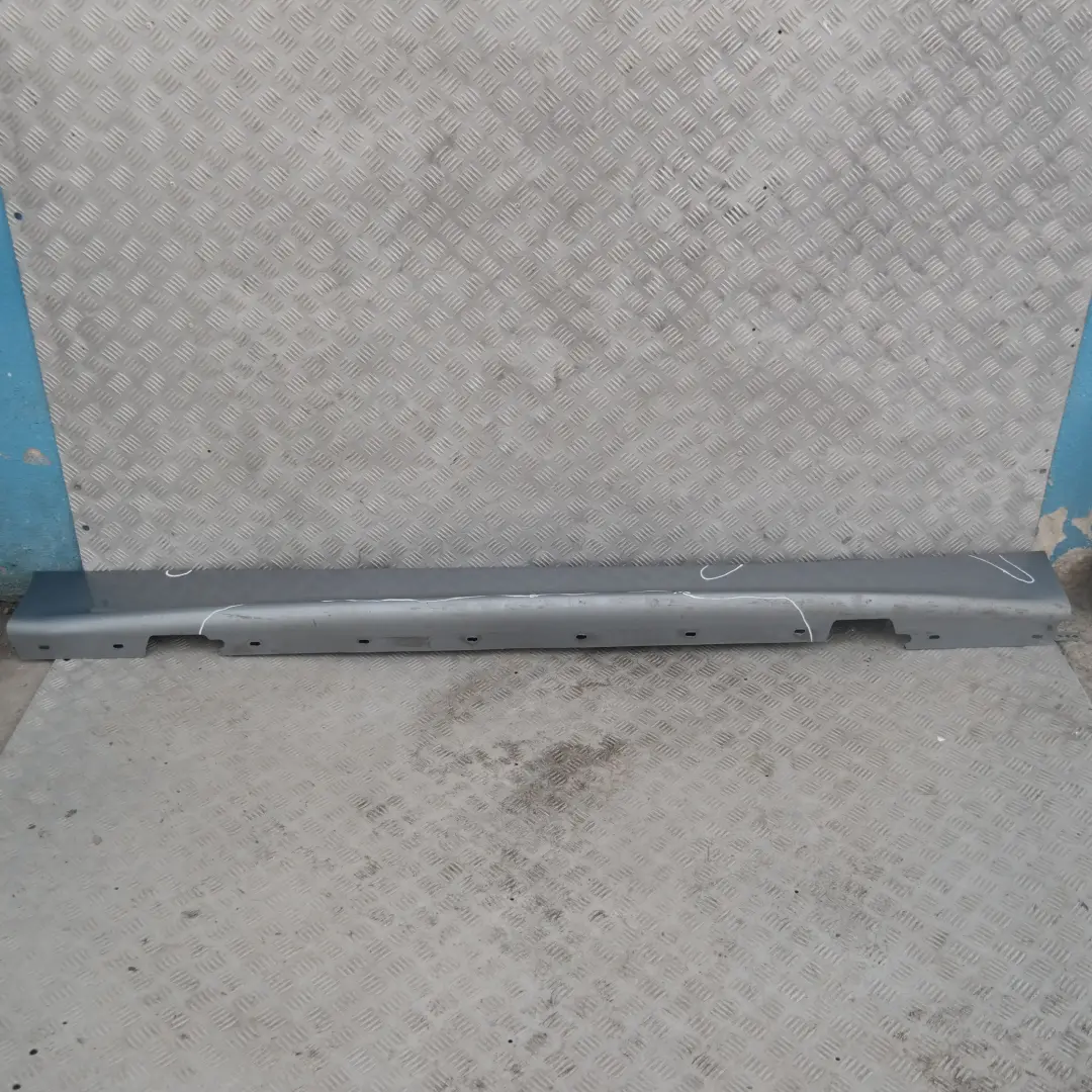 Sill strip side skirt right O/S Quarzblau Blue Metallic A18 to BMW 1 SERIES 19 E87 with Part number 32948 BMW 1 SERIES 19 E87 Sill strip side skirt right O/S Quarzblau Blue Metallic A18 - SKU 0032948-QB19 - Part number 32948
