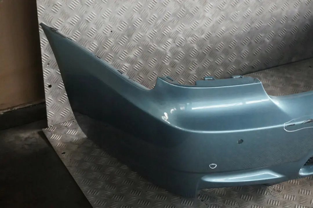 Zderzak tylny Atlantikblau M3 do BMW E92 E93 o numerze 0433104 BMW E92 E93 Zderzak tylny Atlantikblau M3 - SKU 0433104-ATL - Numer Części 0433104