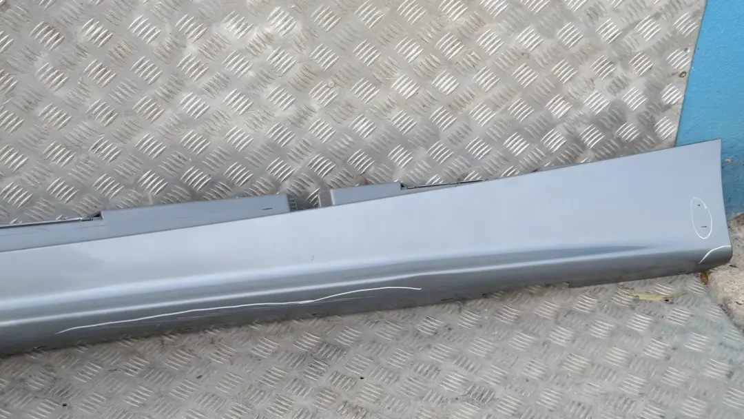 Sill strip side skirt left N/S Quarzblau Blue Metallic A18 to BMW 1 SERIES 7 E87 with Part number 51770032949 BMW 1 SERIES 7 E87 Sill strip side skirt left N/S Quarzblau Blue Metallic A18 - SKU 0032949-QB7 - Part number 51770032949