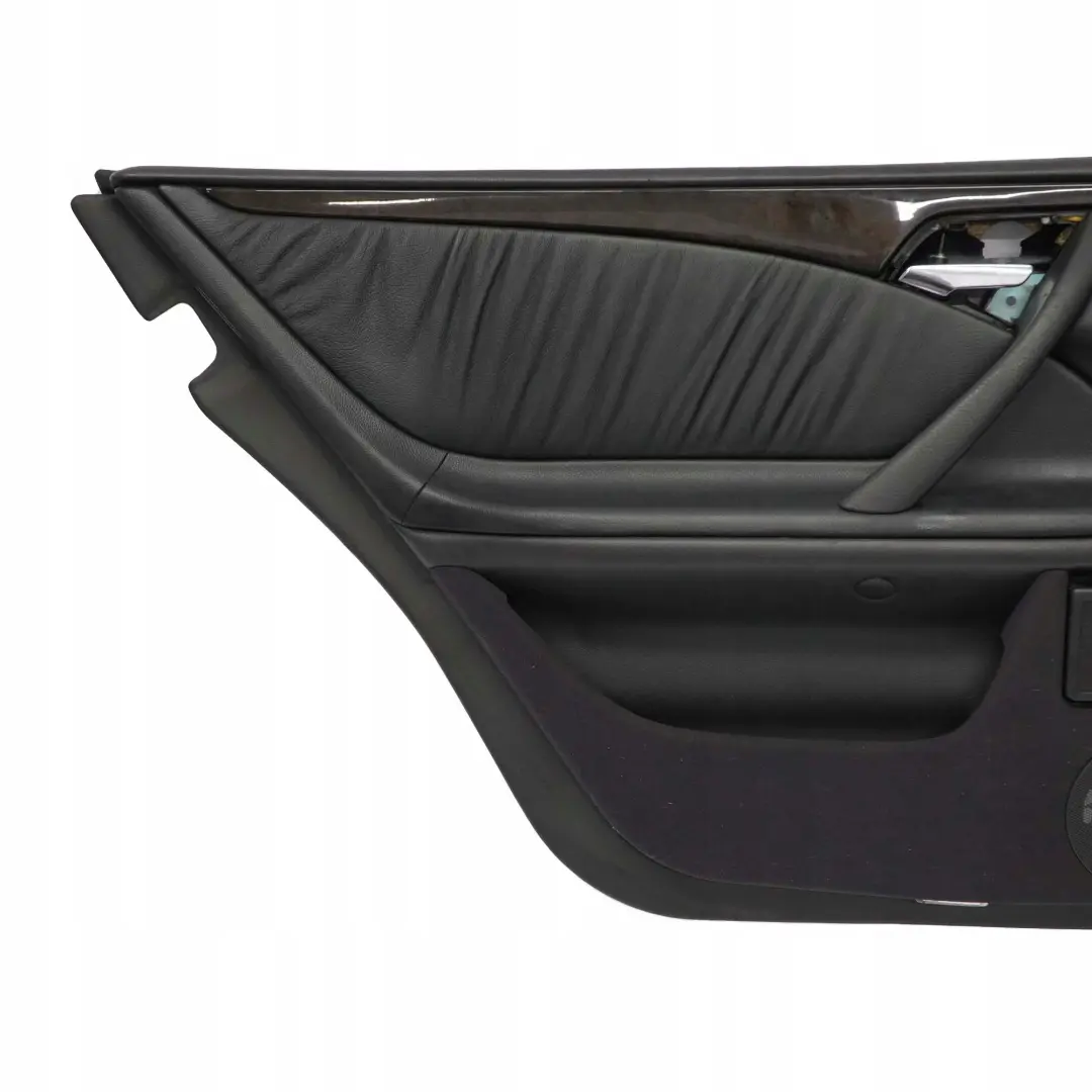 Mercedes-Benz E W210 Estate Rear Left Door Card Trim Panel Black Leather para con número de pieza A2107370371 Mercedes-Benz E W210 Estate Rear Left Door Card Trim Panel Black Leather - SKU A2107370371 - Número de pieza A2107370371