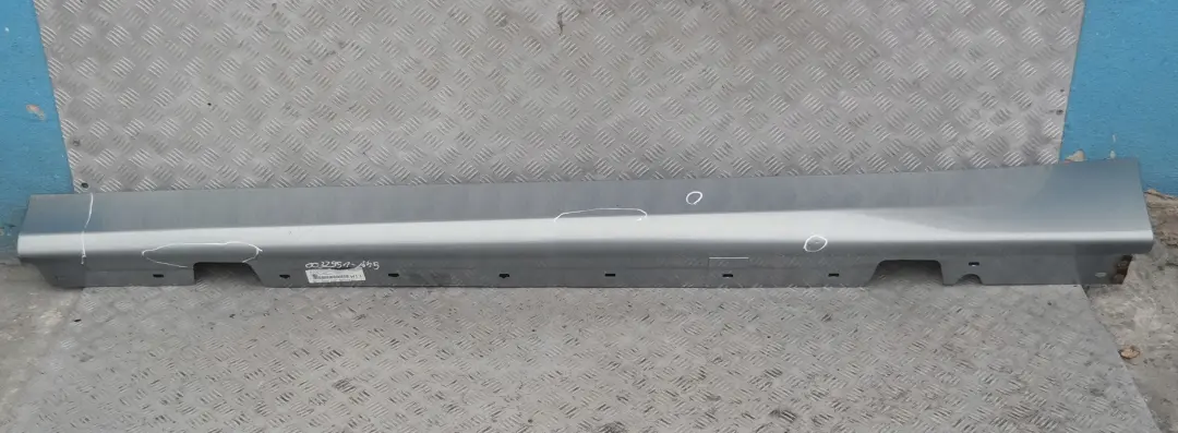 Bas de Porte Couverture Seuil a Gauche Arctique Metallique pour BMW 3 E90 E91 à propos du numéro de pièce 32951 BMW 3 E90 E91 Bas de Porte Couverture Seuil a Gauche Arctique Metallique - SKU 0032951-AM5 - Numéro de pièce 32951