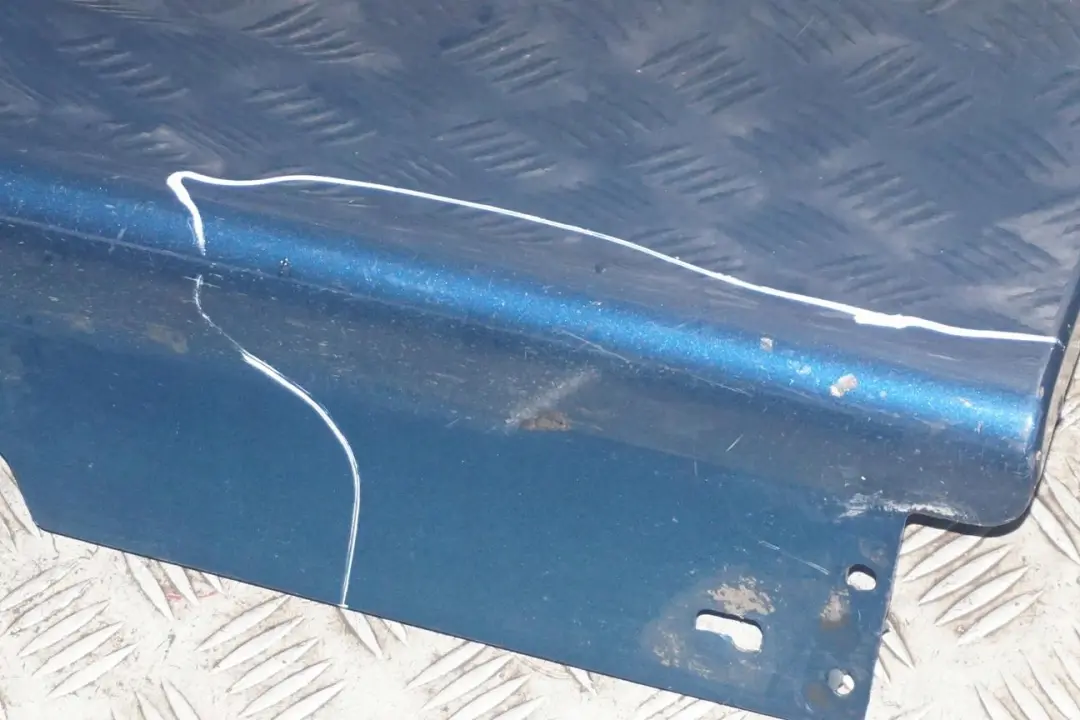 BMW 3 E90 E91 Bas de Porte Couverture Seuil a Gauche Bleu Mystique Metallise - SKU 0032951-MYS - Numéro de pièce 0032951