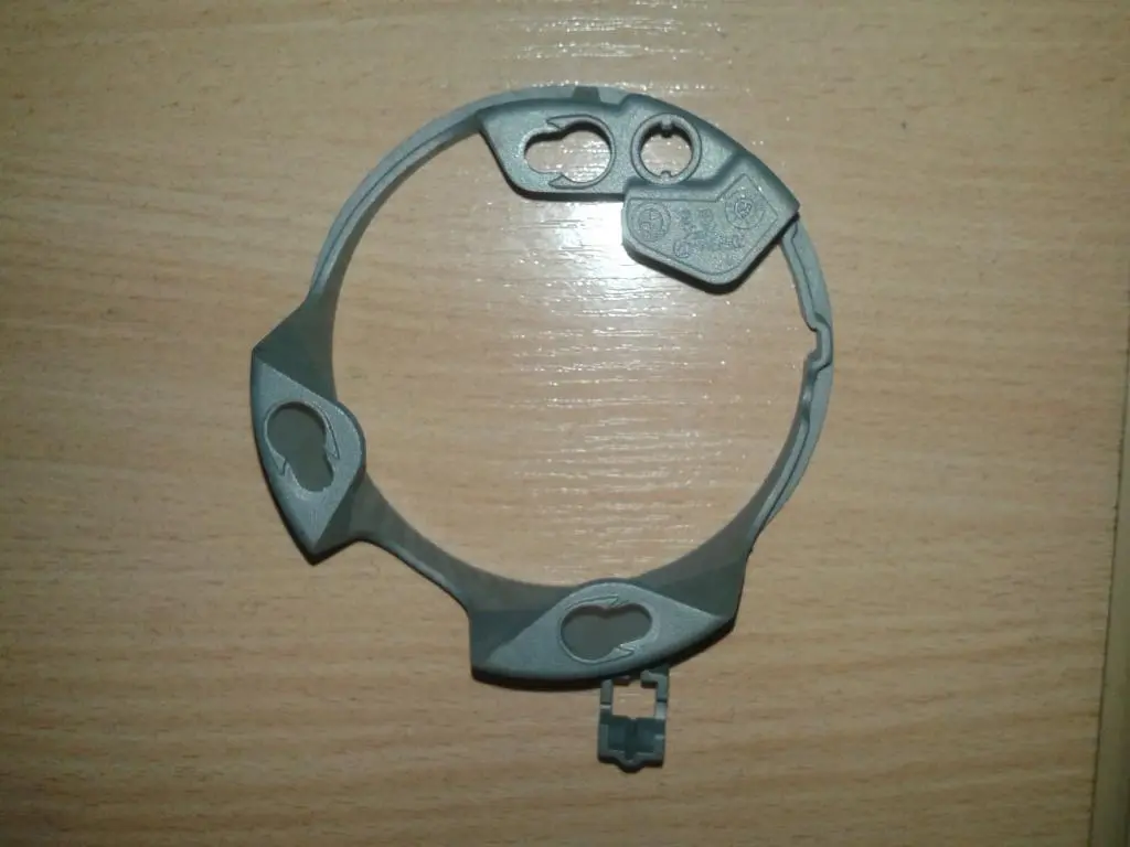 Supporto Posteriore Stemma per BMW E81 E87 E87N LCI con numero di parte 51247201960 BMW E81 E87 E87N LCI Supporto Posteriore Stemma - SKU 7201960 - Numero di parte 51247201960