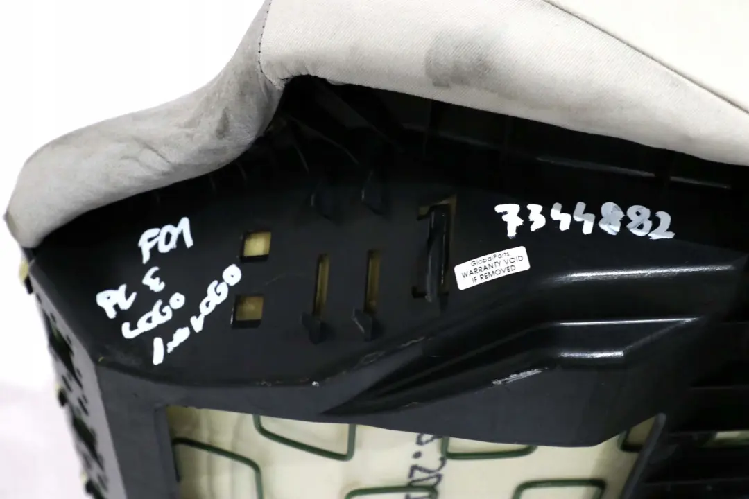 Housse de Siege Innenr?cksitzbank Reference Cuir Blanc Ivoire pour BMW 7 F01 F02 LCI à propos du numéro de pièce 7344882 BMW 7 F01 F02 LCI Housse de Siege Innenr?cksitzbank Reference Cuir Blanc Ivoire - SKU 7344882 - Numéro de pièce 7344882