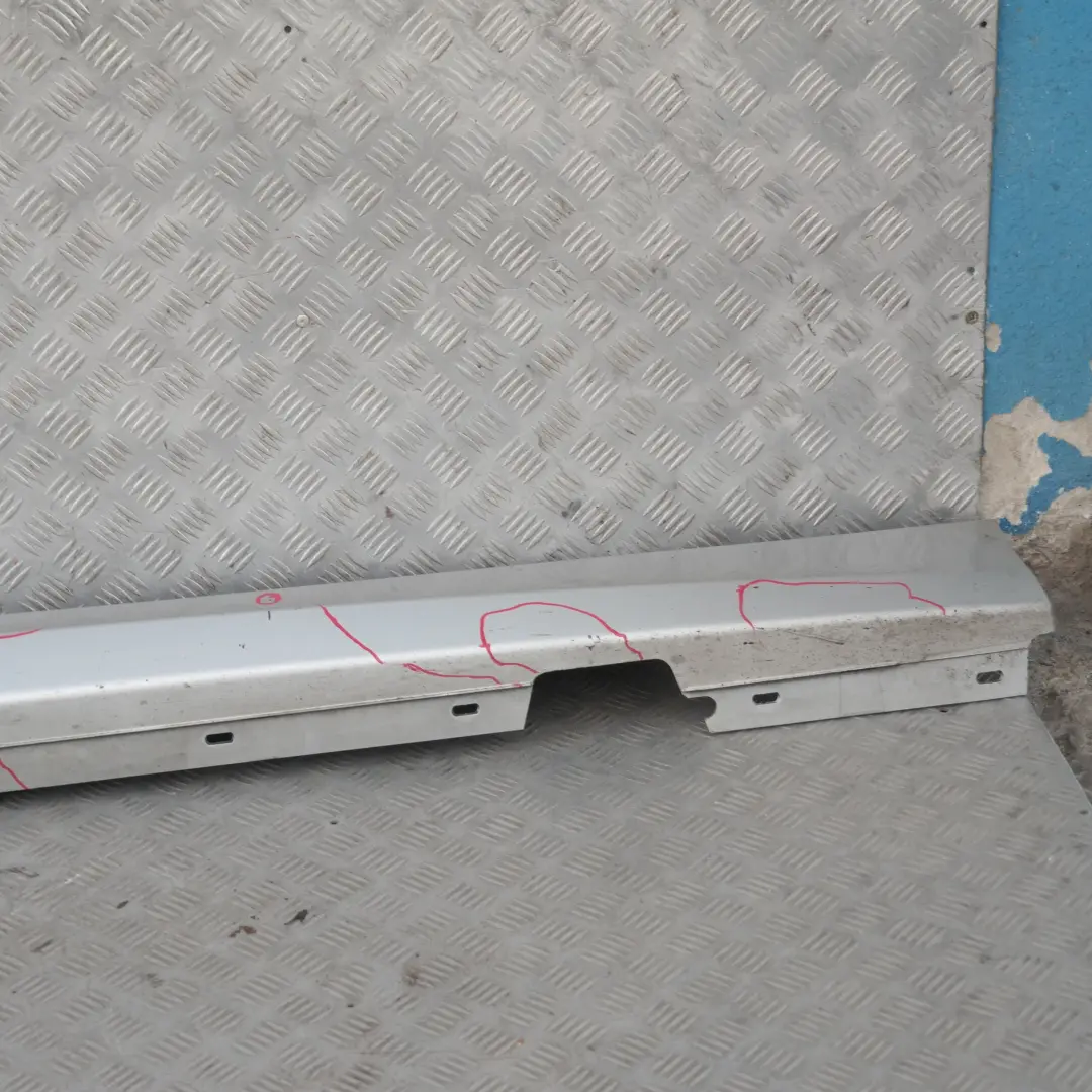 Bas de Porte Couverture Seuil Droite Argent Titane Sliber pour BMW E87 LCI à propos du numéro de pièce 51770036144 BMW E87 LCI Bas de Porte Couverture Seuil Droite Argent Titane Sliber - SKU 0036144-TS10 - Numéro de pièce 51770036144